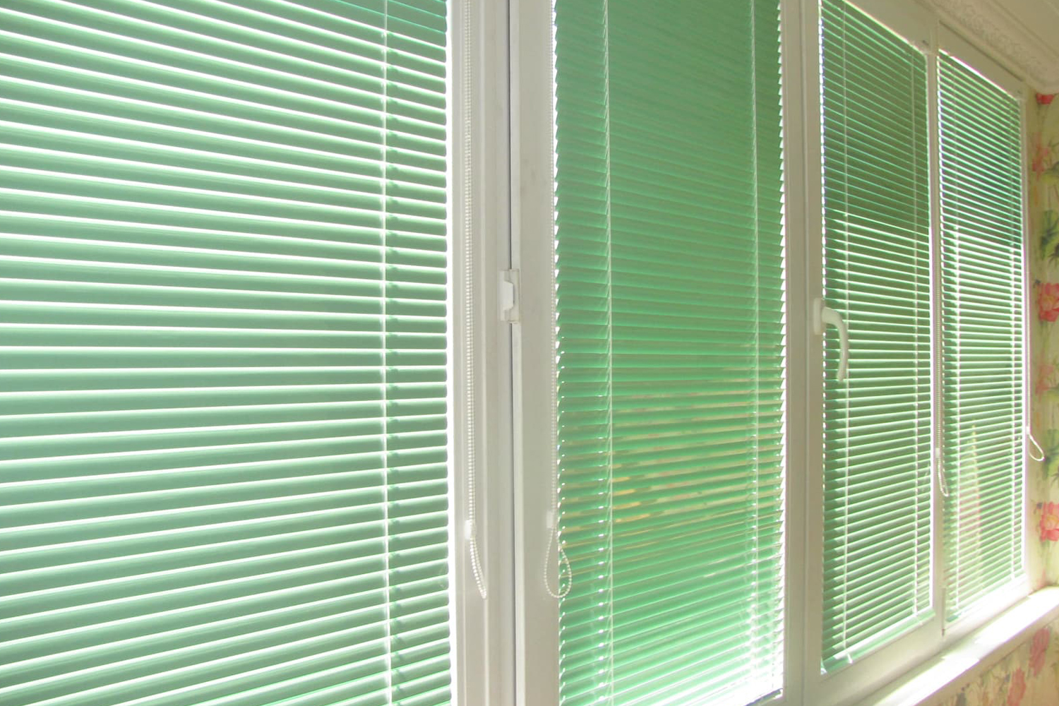 Горизонтальные алюминиевые жалюзи