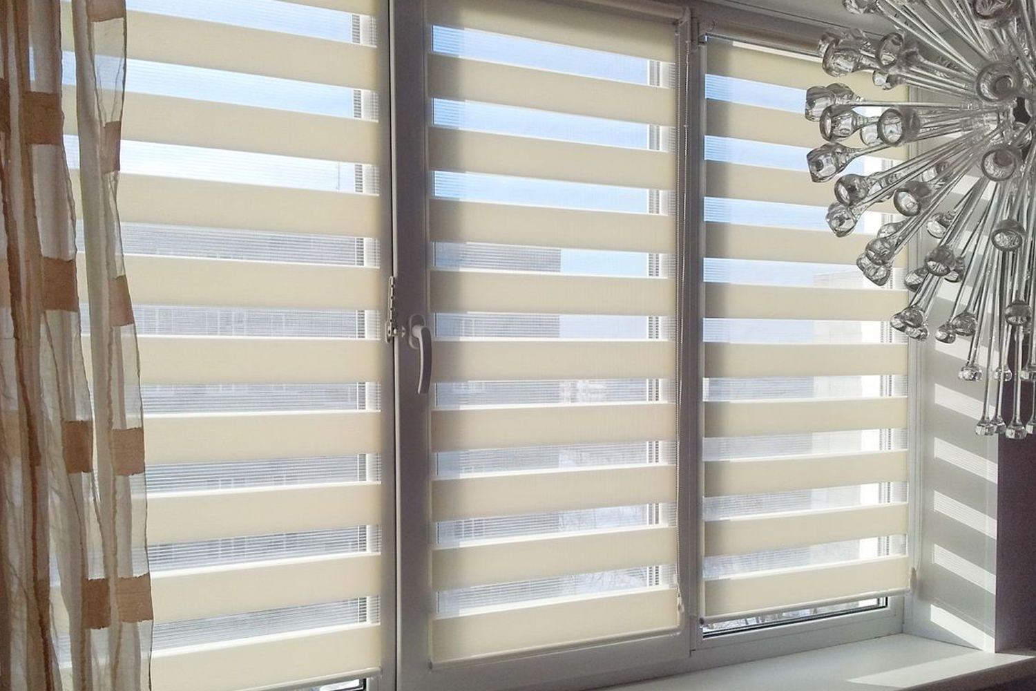 Рулонные шторы зебра